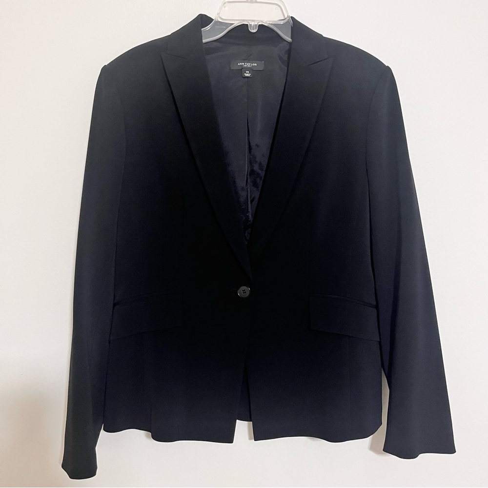 EUC Ann Taylor Women's Black Blazer Size 14 MAKE AN OFFER!